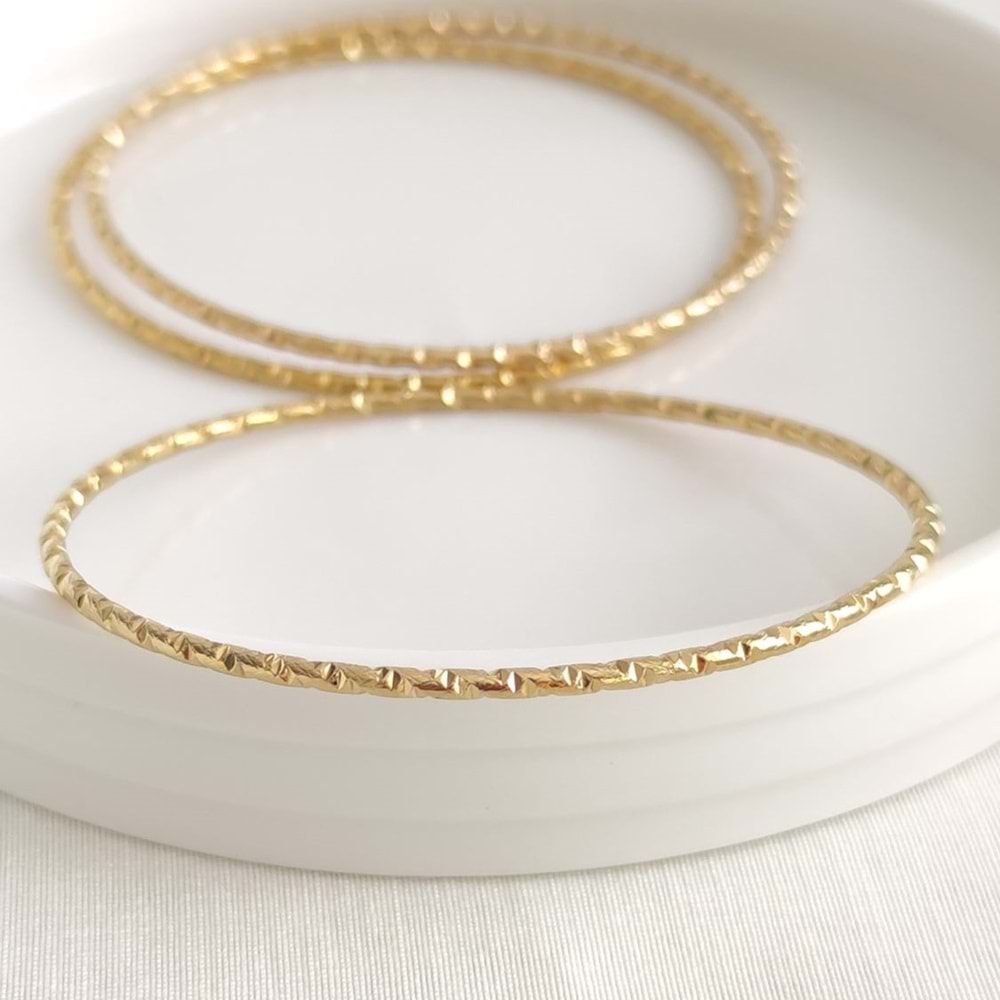 6,7 CM ÇELİK İNCE DESENLİ AJDA BİLEZİK 1 ADET