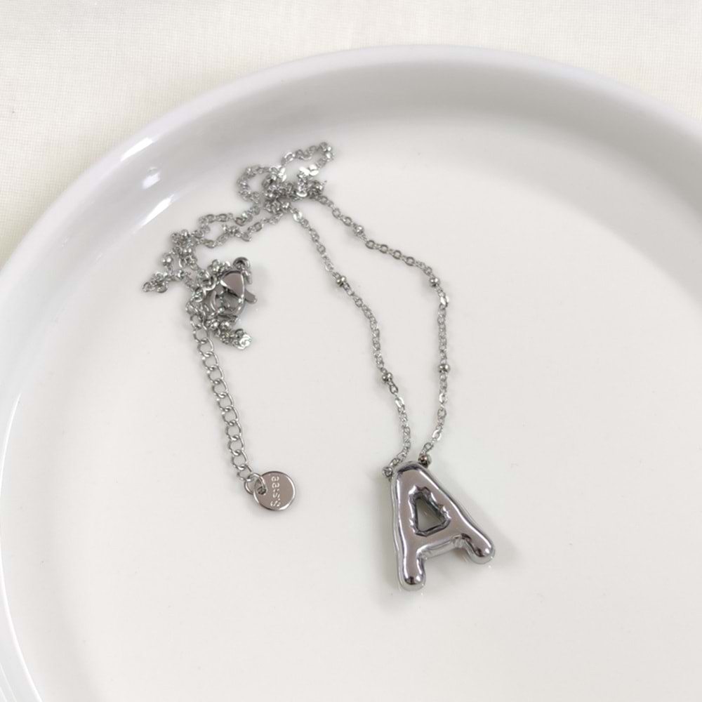 ÇELİK BOMBELİ BEYAZ HARF KOLYE - A HARFİ