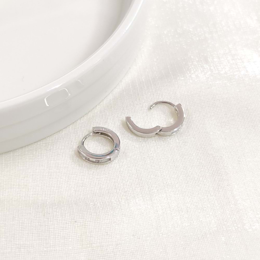 İTHAL BAGET TAŞLI 9 MM HALKA GÜMÜŞ KÜPE