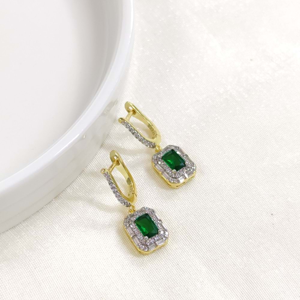 İTHAL YEŞİL TAŞLI BAGET GÜMÜŞ HALKA KÜPE