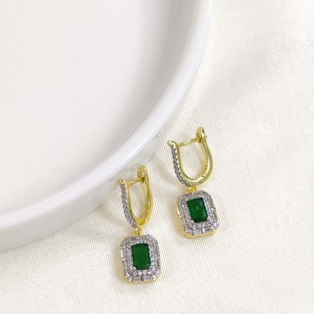 İTHAL YEŞİL TAŞLI BAGET GÜMÜŞ HALKA KÜPE