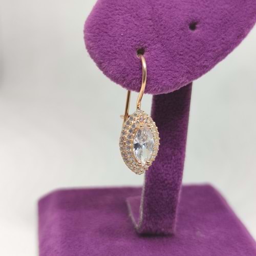 MEKİK TAŞLI SALLANTILI GÜMÜŞ KÜPE - BEYAZ ZİRKON TAŞ