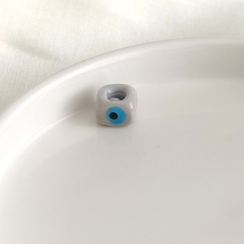 RENKLİ MURANO GÖZLÜ KARE CAM BONCUK 1 ADET - GRİ