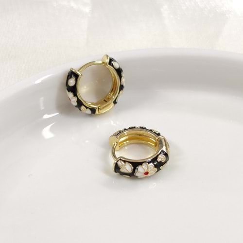 12 MM MİNELİ ÇİÇEKLİ ÇELİK HALKA KÜPE - SİYAH