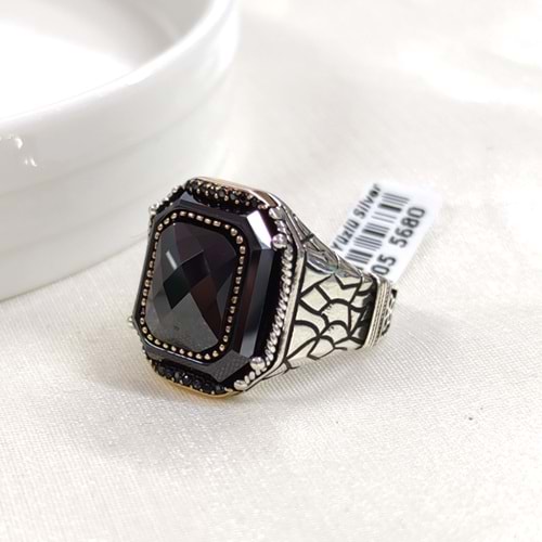 SİYAH TAŞLI GÜMÜŞ ERKEK YÜZÜK