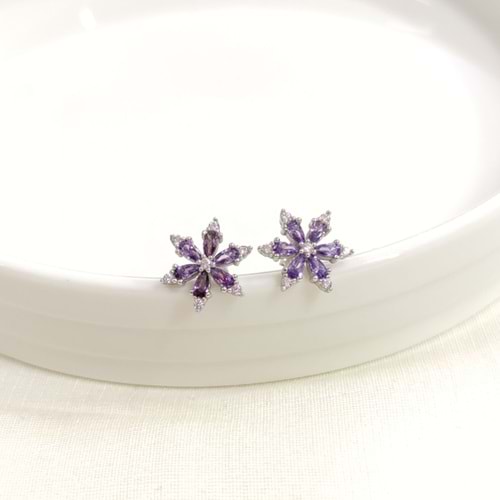 14 MM MOR TAŞLI LOTUS ÇİVİ GÜMÜŞ KÜPE - RODYUM BEYAZ