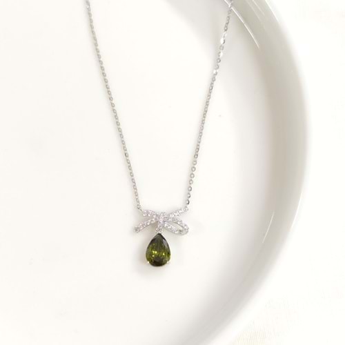 İTHAL 15 MM YEŞİL TAŞLI DAMLA GÜMÜŞ KOLYE