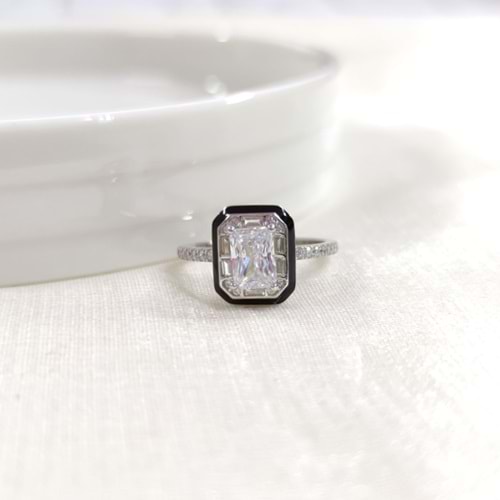 İTHAL SİYAH MİNELİ ZİRKON BAGET GÜMÜŞ YÜZÜK