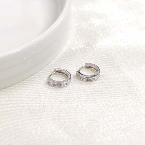 İTHAL BAGET TAŞLI 9 MM HALKA GÜMÜŞ KÜPE