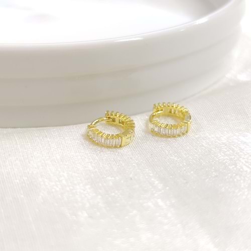 İTHAL 8 MM BAGET TAŞLI GÜMÜŞ HALKA KÜPE - ALTIN SARI