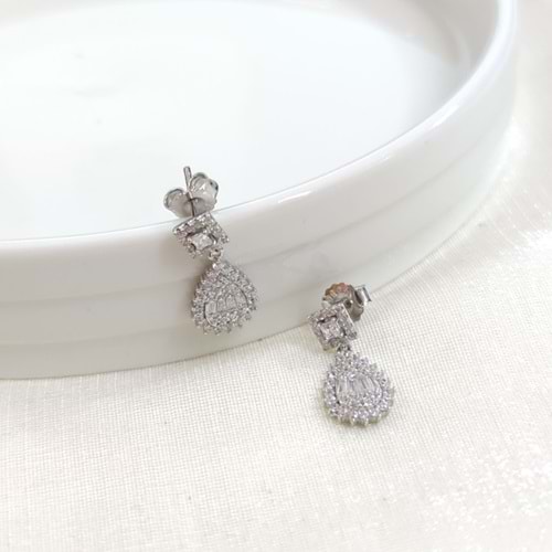 İTHAL DAMLA BAGET GÜMÜŞ ÇİVİ KÜPE