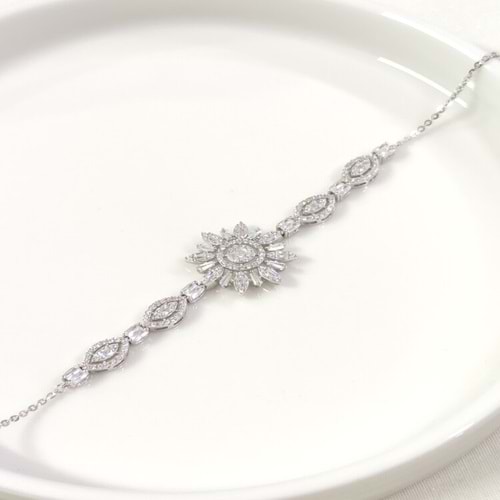 İTHAL GÜNEŞ DETAYLI TAŞLI GÜMÜŞ BİLEKLİK