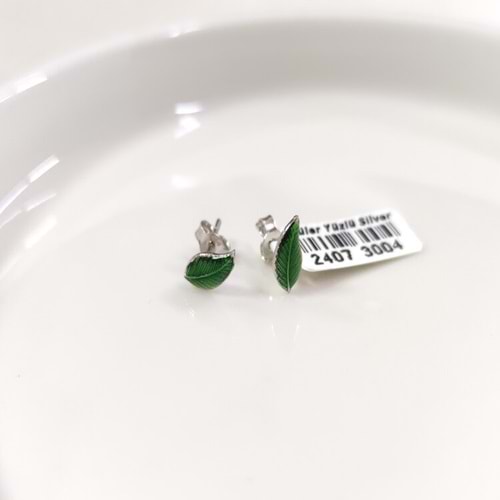 8 MM YEŞİL MİNELİ YAPRAK GÜMÜŞ ÇİVİ KÜPE - RODYUM BEYAZ