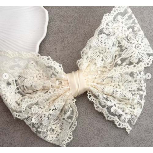 BÜYÜK BEYAZ DANTEL FİYONK TOKA