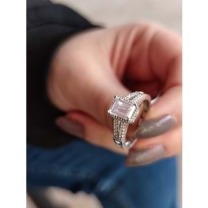 KALP DETAYLI BAGET TAŞLI GÜMÜŞ YÜZÜK