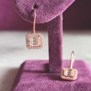 PIRLANTA MONTÜR BAGET TAŞ GÜMÜŞ KÜPE - ROSE BAKIR