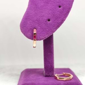 KIRMIZI TAŞLI KÖŞELİ HALKA GÜMÜŞ KÜPE