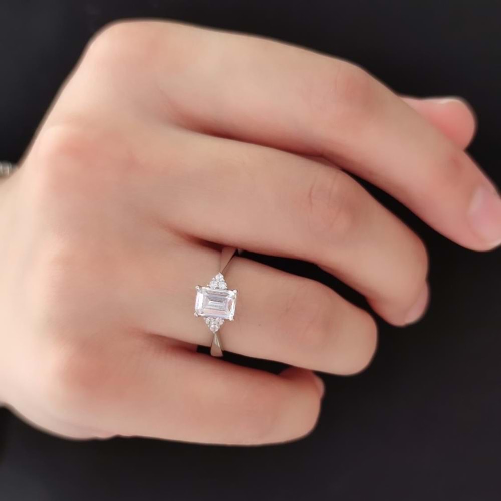 BAGET TEK TAŞ GÜMÜŞ YÜZÜK - RODYUM BEYAZ - 17