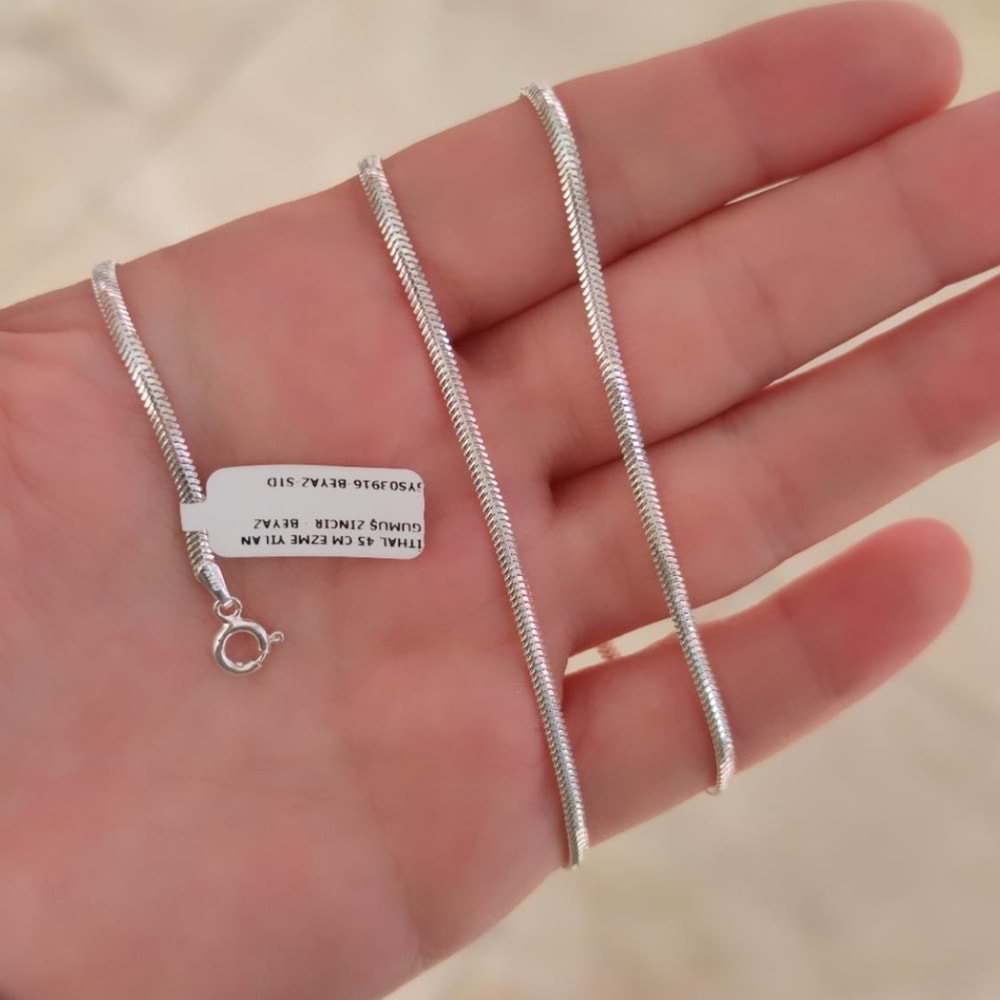 3 MM İTHAL 50 CM EZME YILAN GÜMÜŞ ZİNCİR KOLYE - BEYAZ