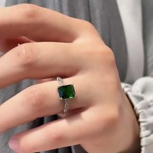 YEŞİL BAGET GÜMÜŞ YÜZÜK