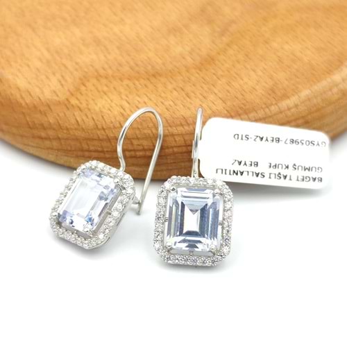 BAGET TAŞLI SALLANTILI GÜMÜŞ KÜPE - BEYAZ