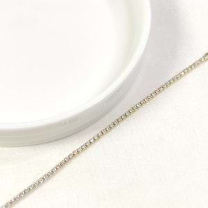 XUPING 2 MM BEYAZ TAŞLI İNCE SU YOLU BİLEKLİK