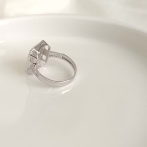 ZİRKON TAŞLI BÜYÜK BAGET GÜMÜŞ YÜZÜK 1,60 CM - 21