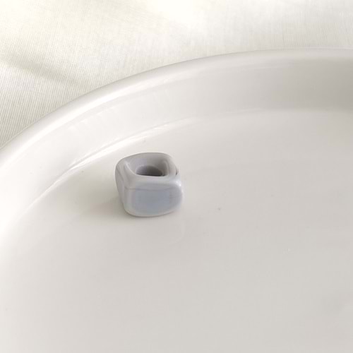 RENKLİ MURANO KARE CAM BONCUK 1 ADET - GRİ