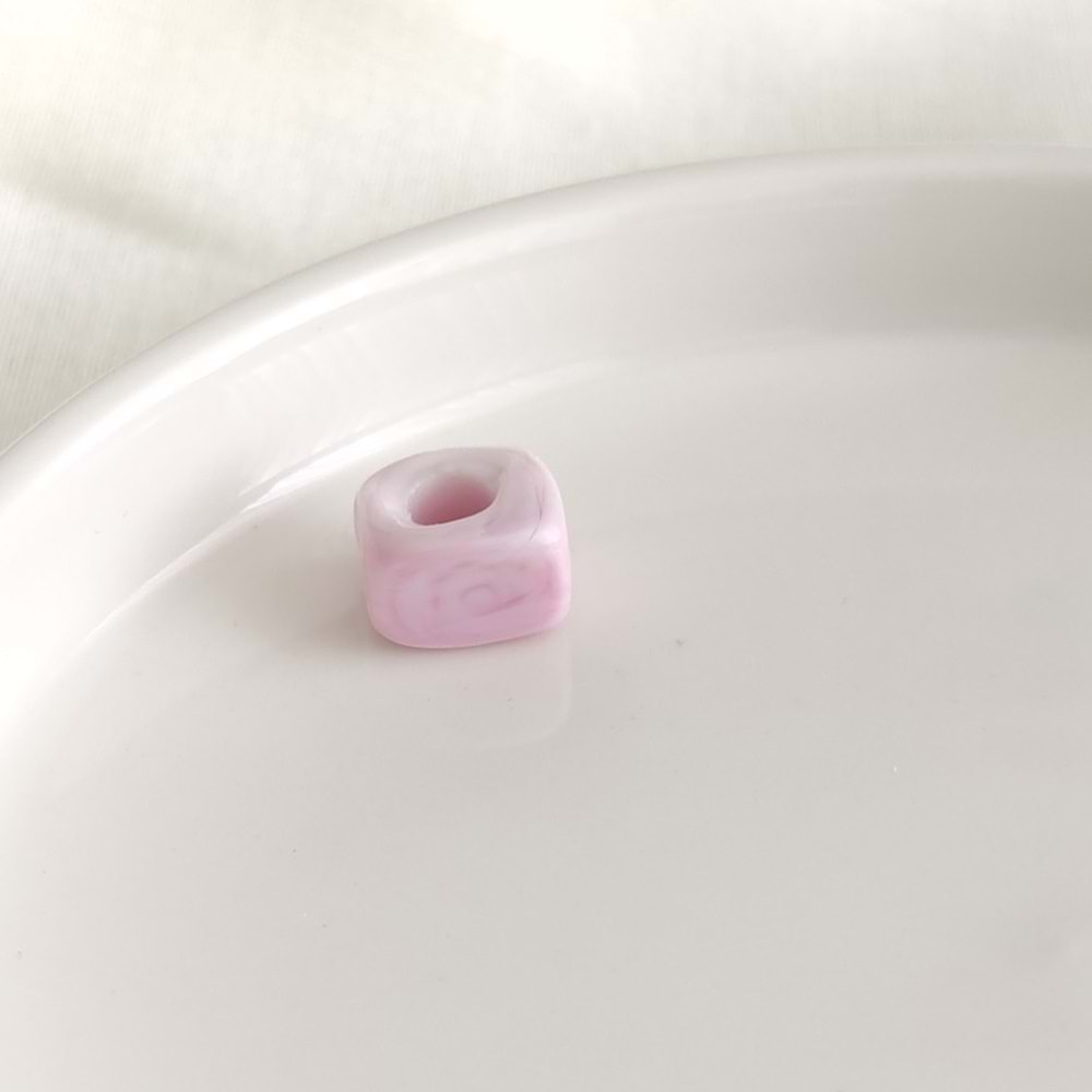 RENKLİ MURANO KARE CAM BONCUK 1 ADET - PEMBE