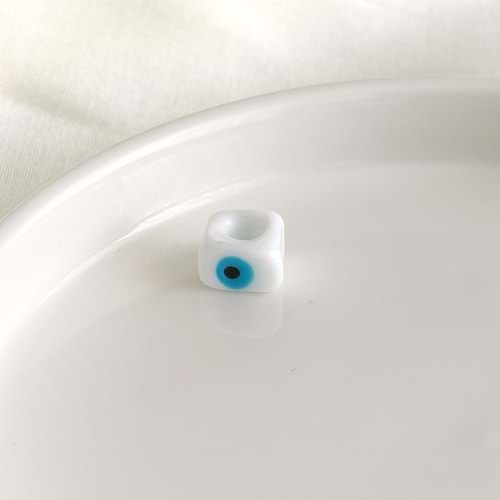 RENKLİ MURANO GÖZLÜ KARE CAM BONCUK 1 ADET - BEYAZ