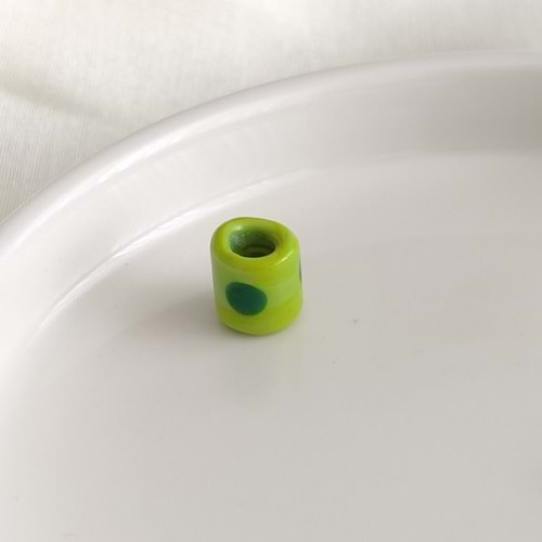 RENKLİ SİLİNDİR MURANO BENEKLİ CAM BONCUK 1 ADET - YEŞİL