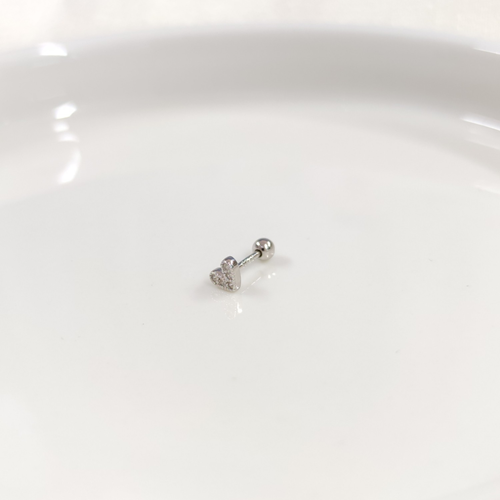 TAŞLI KALP GÜMÜŞ TRAGUS PIERCING - RODYUM BEYAZ