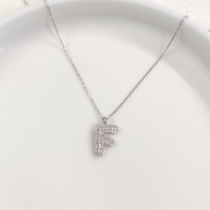 F TAŞLI GÜMÜŞ HARF KOLYE - RODYUM BEYAZ