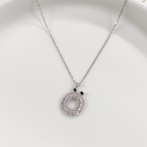 Ö TAŞLI GÜMÜŞ HARF KOLYE - RODYUM BEYAZ