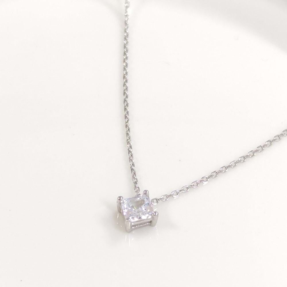 6 MM KARE TEK TAŞ GÜMÜŞ KOLYE - RODYUM BEYAZ
