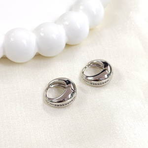 XUPING 11 MM TAŞLI KALIN BOMBELİ HALKA KÜPE - BEYAZ