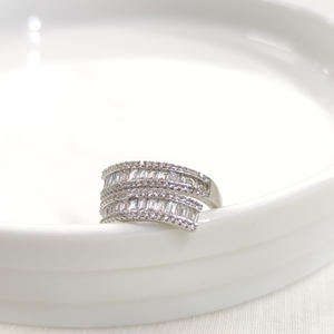 İTHAL SARMAL BAGET TAŞLI GÜMÜŞ YÜZÜK