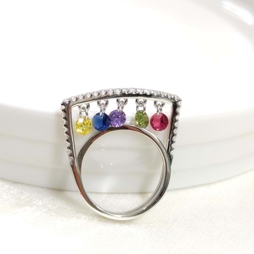 İTHAL RENKLİ SALLANTILI TAŞLI GÜMÜŞ YÜZÜK