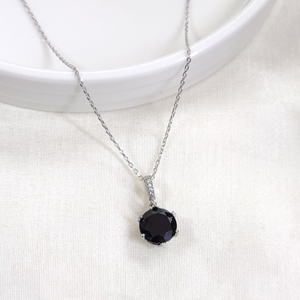 12 MM SİYAH TEK TAŞLI GÜMÜŞ KOLYE 40+5 CM - RODYUM BEYAZ