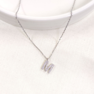 1 CM TAŞLI M HARF GÜMÜŞ KOLYE 40+5 CM - RODYUM BEYAZ