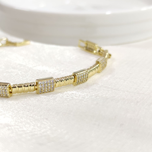 XUPING 6 MM TAŞ DETAYLI BURGU DESEN BİLEKLİK GOLD 17+2 CM