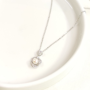 İTHAL 10 MM İNCİ ÇİÇEK KALP DETAY GÜMÜŞ KOLYE