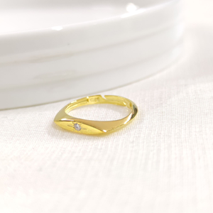 YILDIZ DETAYLI AYARLANABİLİR GÜMÜŞ YÜZÜK - ALTIN SARI