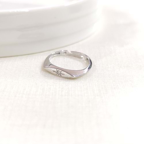 YILDIZ DETAYLI AYARLANABİLİR GÜMÜŞ YÜZÜK