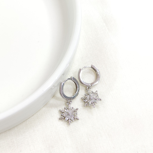 İTHAL KAR TANESİ GÜMÜŞ 12 MM HALKA KÜPE