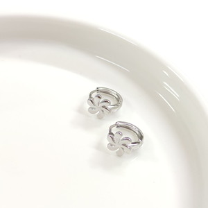 İTHAL ÇİÇEK 10 MM GÜMÜŞ HALKA KÜPE - RODYUM BEYAZ