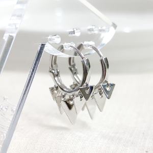 İTHAL SALLANTILI ÜÇGEN SHAK 12 MM GÜMÜŞ HALKA KÜPE