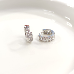 İTHAL ÜÇ TAŞ 10 MM GÜMÜŞ HALKA KÜPE