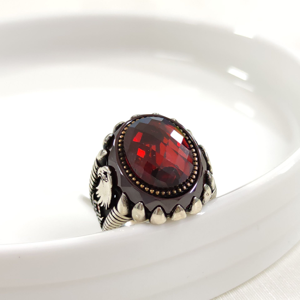 PENÇE KARTAL KIRMIZI TAŞLI GÜMÜŞ ERKEK YÜZÜK