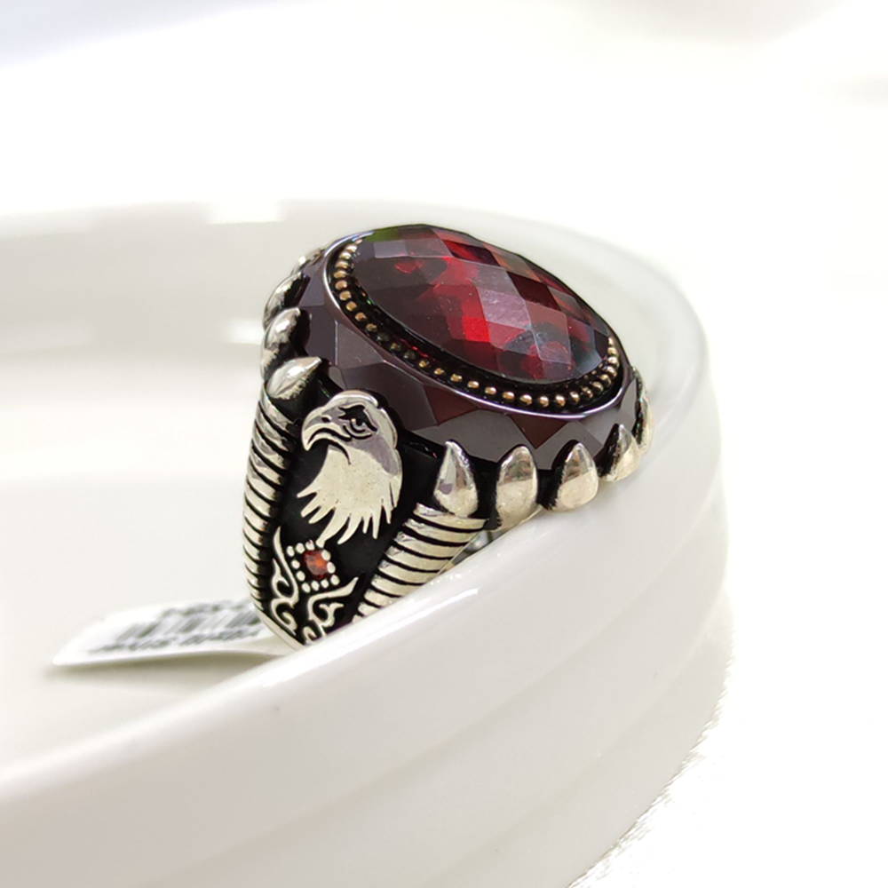 PENÇE KARTAL KIRMIZI TAŞLI GÜMÜŞ ERKEK YÜZÜK